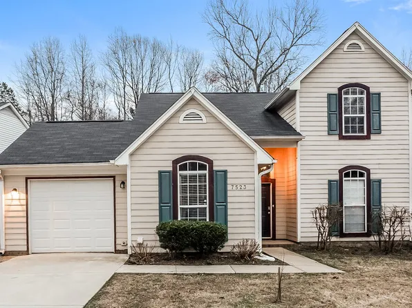 7523 Pence Pond Ln, Charlotte, NC 28227