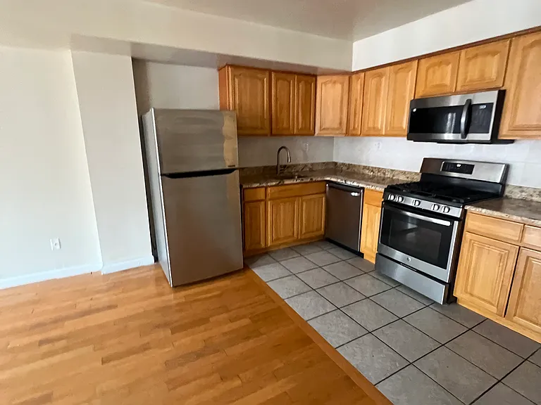 1125 Hamilton St #B — Photo 3