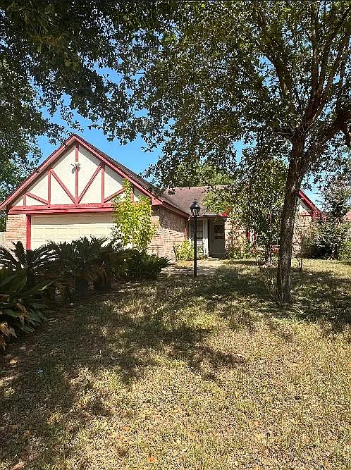 3 bed, 2.0 bath, 1452 sqft, $1,800 — Photo 1