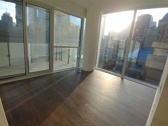 3rd image of 15 Grenville St #803