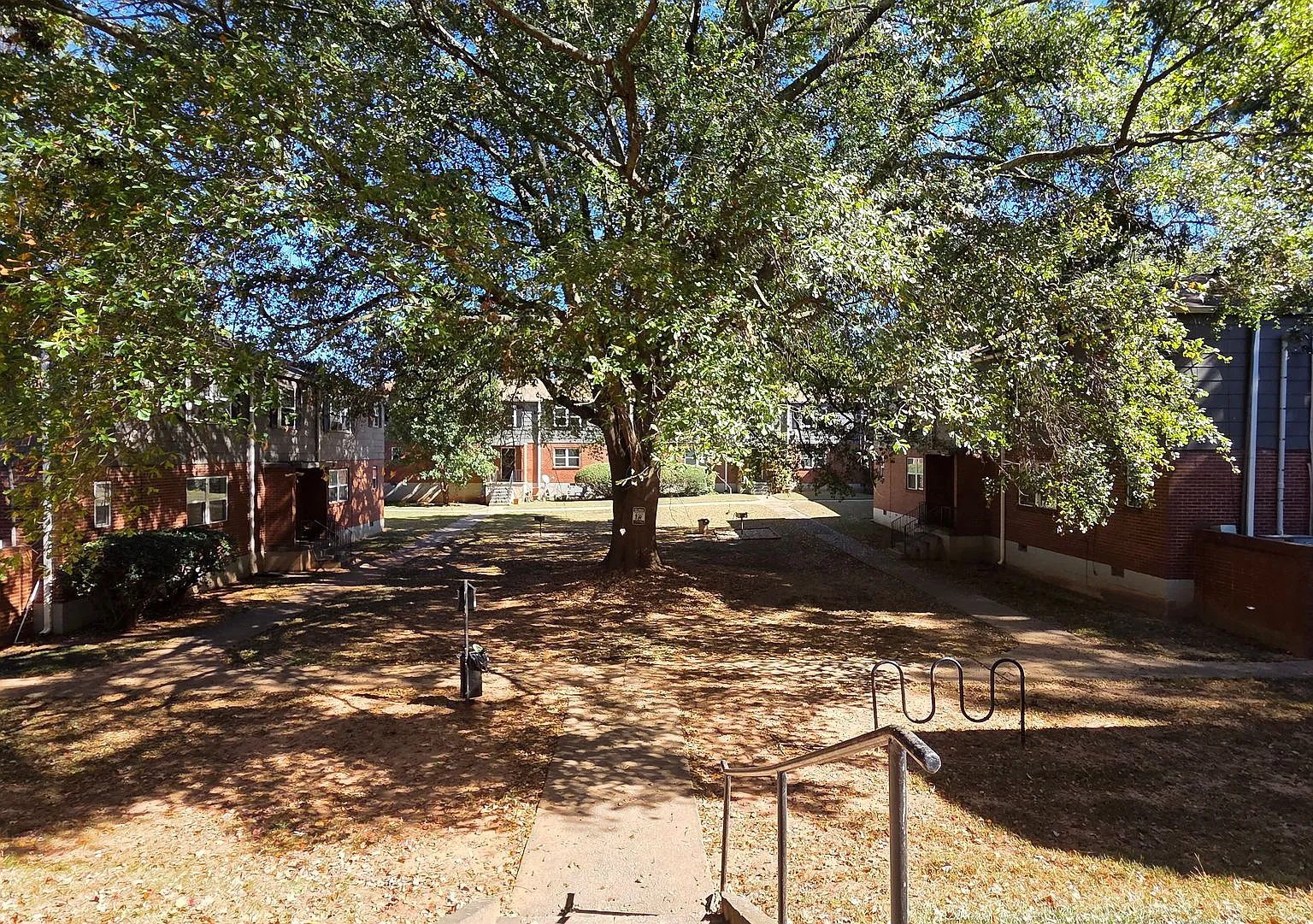 Seminole Court Apartments — Photo 2