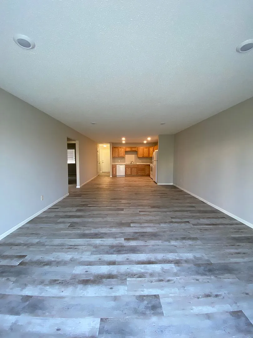 Updated 2 Bedroom Town Home — Photo 3