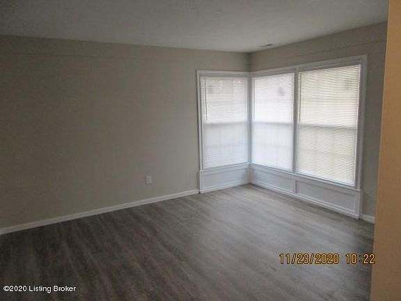 5th image of 2317 Medford Ln