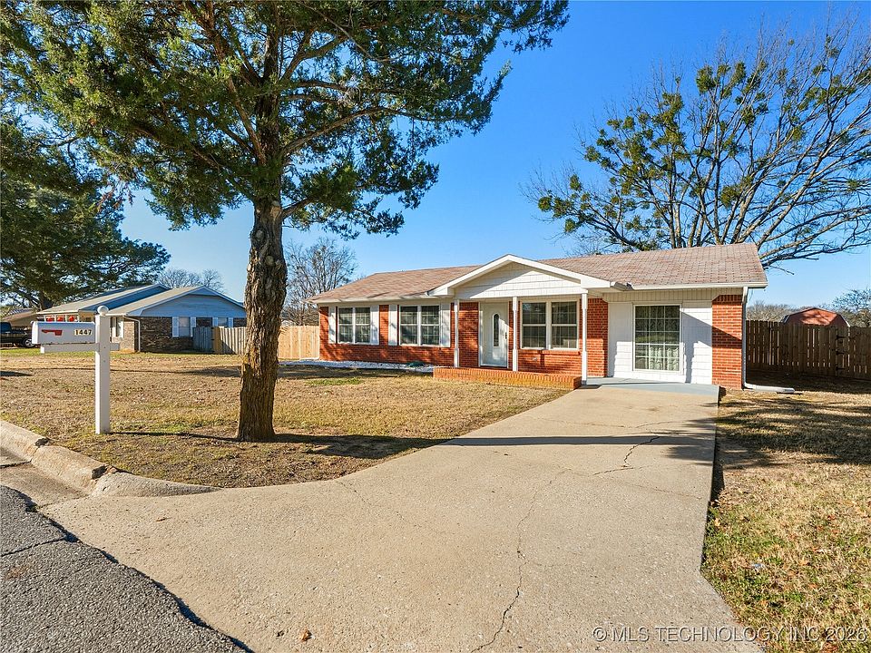 1st image of 1447 S Lowry Ln