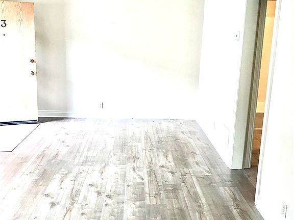 5th image of 224 W Olive St
