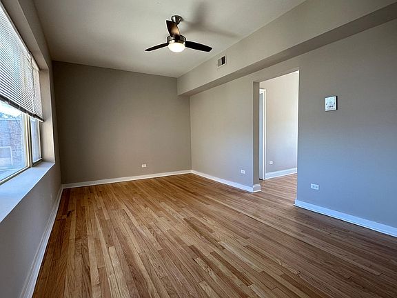 3rd image of 6152 S Sacramento Ave APT 2S
