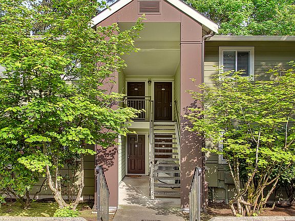 2nd image of 10022 NE 127th Pl APT C113