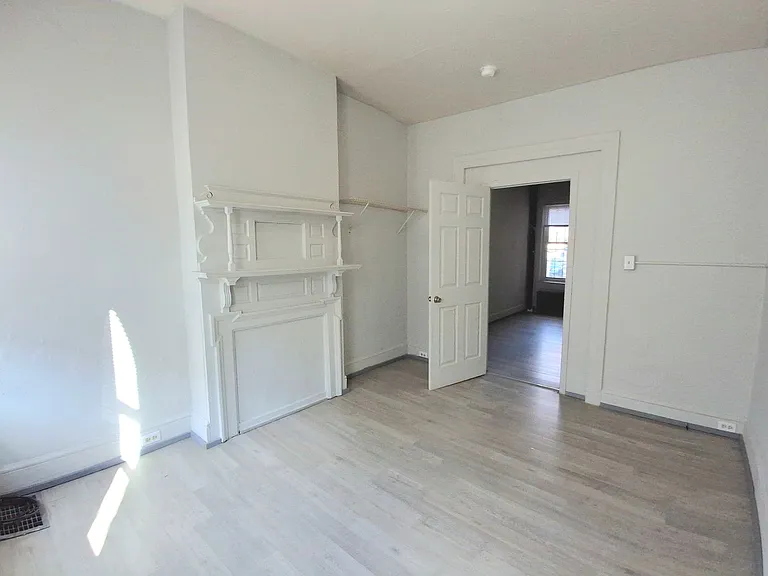 221 S Pine Street — Photo 1