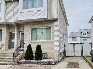 51 Lott Ln, Staten Island, NY 10314