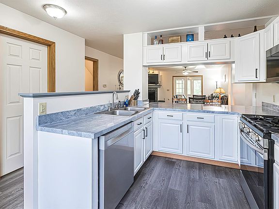 3rd image of 4127 Wood Hills Dr