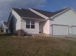 715 Redwood Ct, Genoa, IL 60135