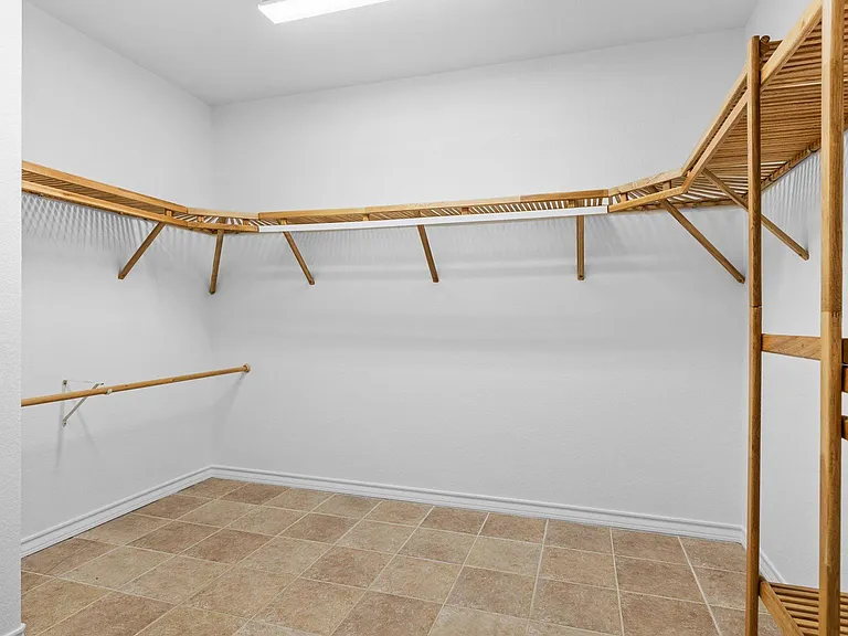 10808 Dedeke Dr — Photo 17