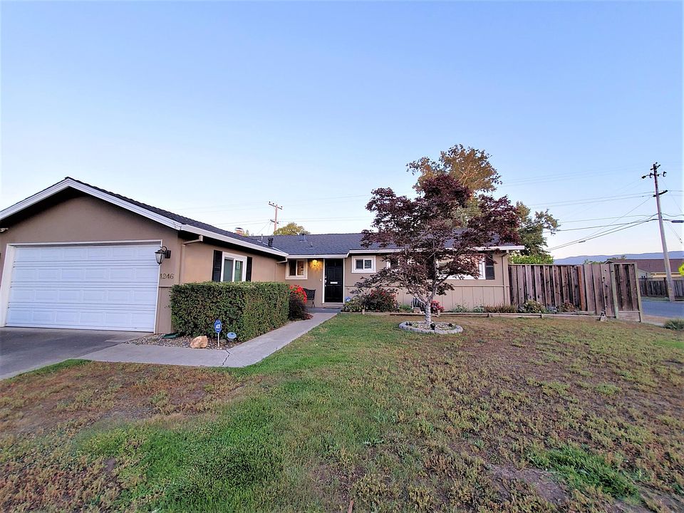 Front of the property. Corner lot. Ample of light. Quiet neighborhood.