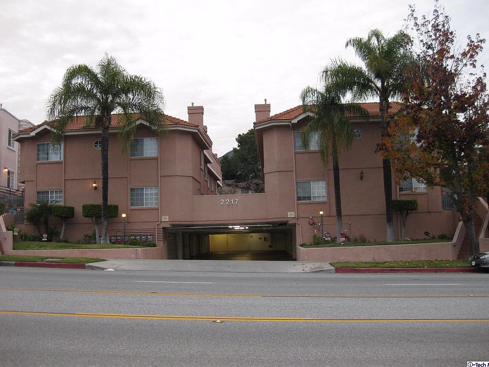 1st image of 2217 Montrose Ave Unit 8