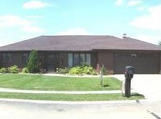 400 Evergreen Dr, Macomb, IL 61455