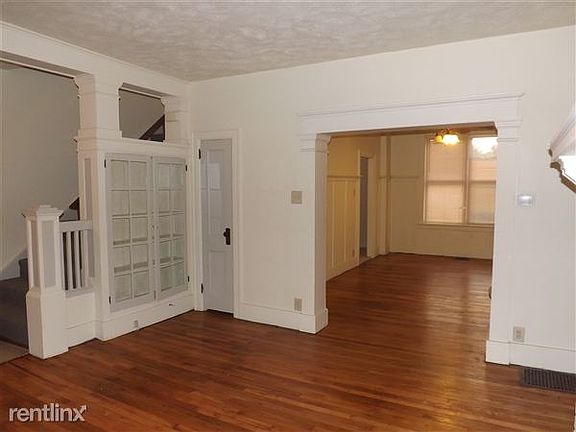 Loving Room looking into dining room