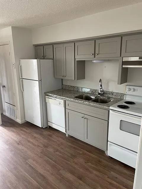 Building Photo - 1003 S Houston St #10B