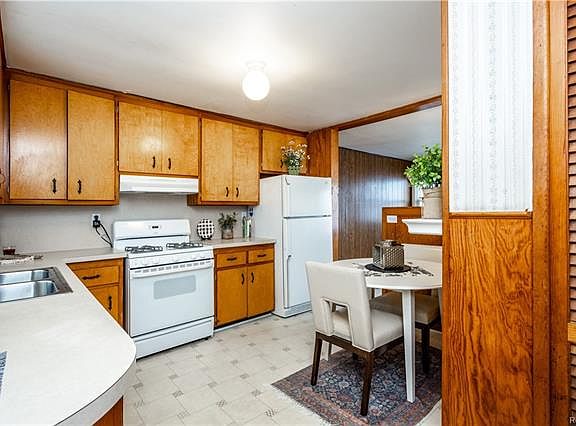 4th image of 34111 Caspian Ct