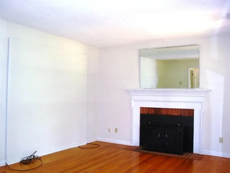 1616 Athens Dr — Photo 3