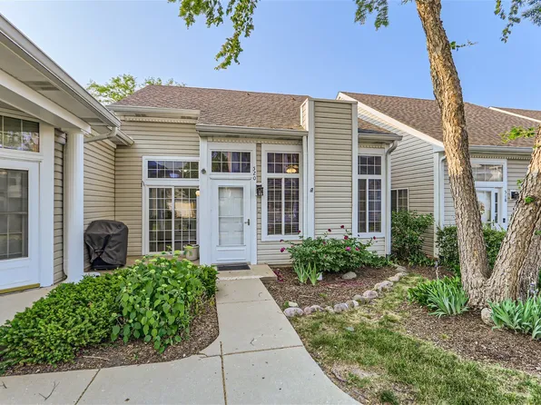 520 E Victoria Cir #520, North Aurora, IL 60542