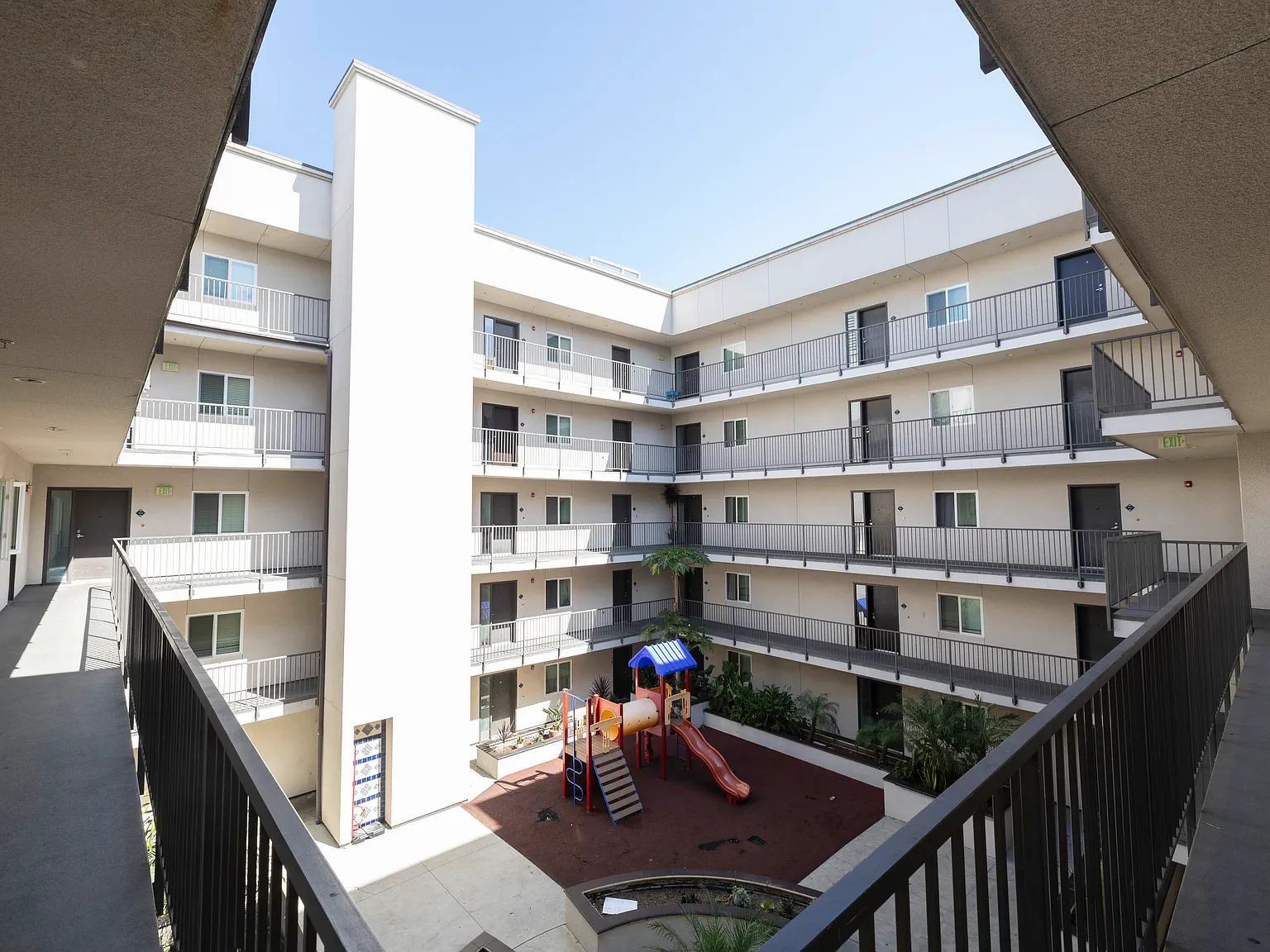 Bonnie Brae Apartments — Photo 4