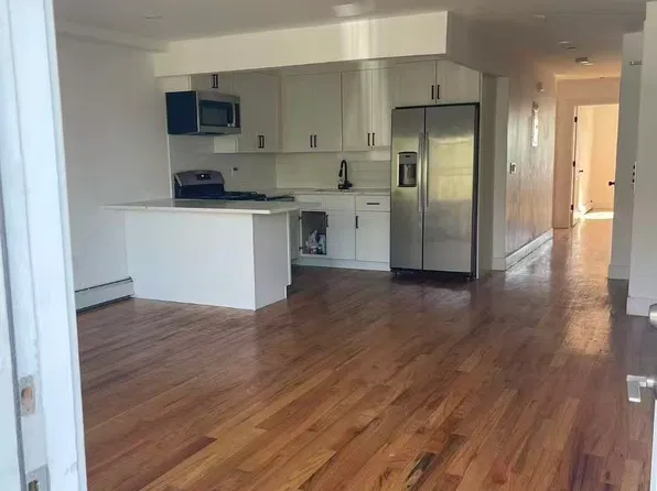 (undisclosed Address), Arverne, NY 11692