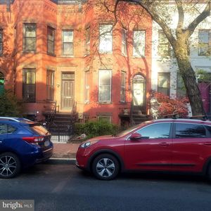 226 10th St SE, Washington, DC, 20003