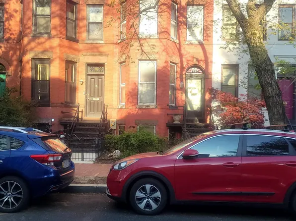 226 10th St SE, Washington, DC 20003