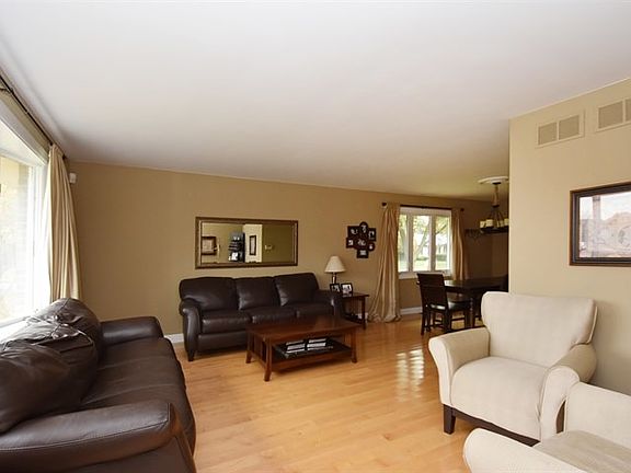 4th image of 8407 Orenia Ct
