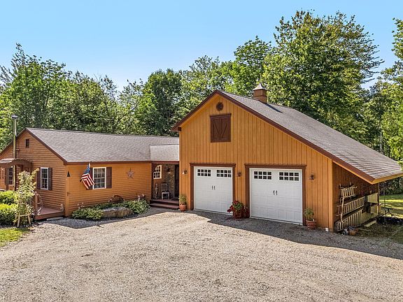 3rd image of 18 Wabenaki Drive