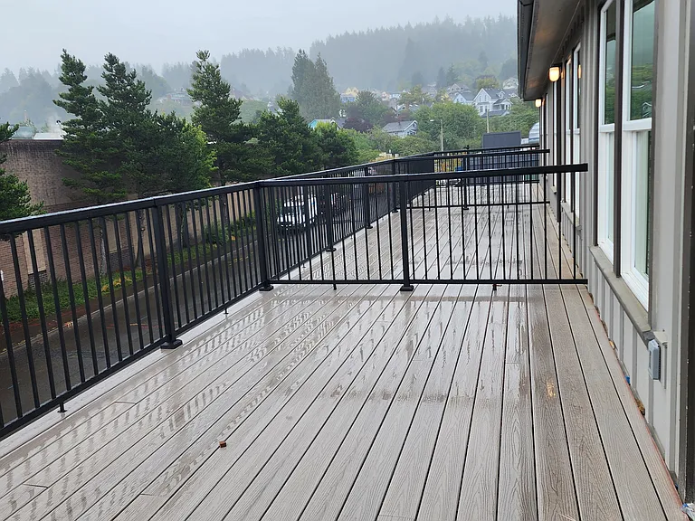 Astoria Waterfront — Photo 35