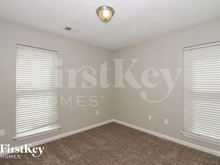 1836 Roy Dr — Photo 11