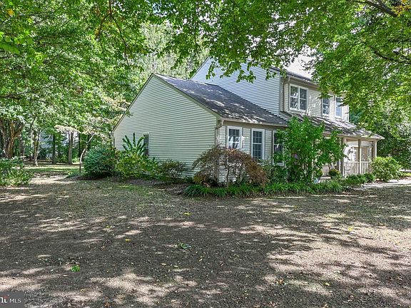 2nd image of 402 Fair Hill Ct