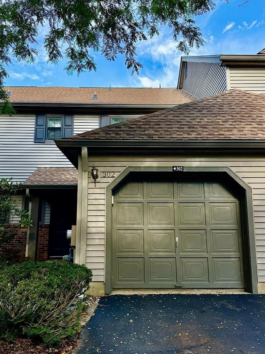 3 bed, 2.5 bath, 1616 sqft, $3,550 — Photo 2
