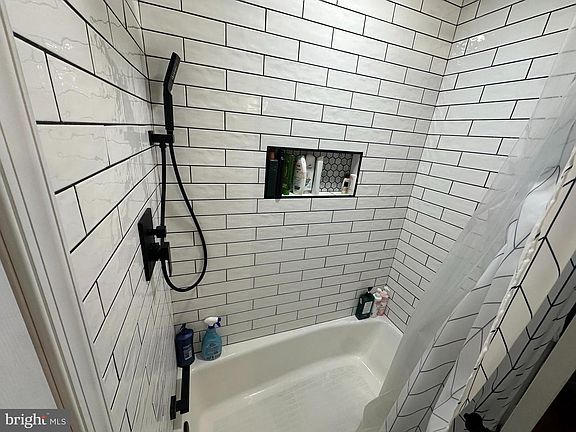 5th image of 9014 Wesleyan Rd