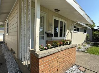 7861 W Palmetto Ave, Milwaukee, WI 53218