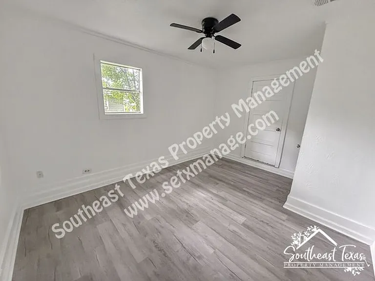 2325 Butler Dr — Photo 5