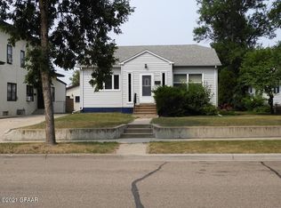 1017 3rd St NE, Devils Lake, ND 58301