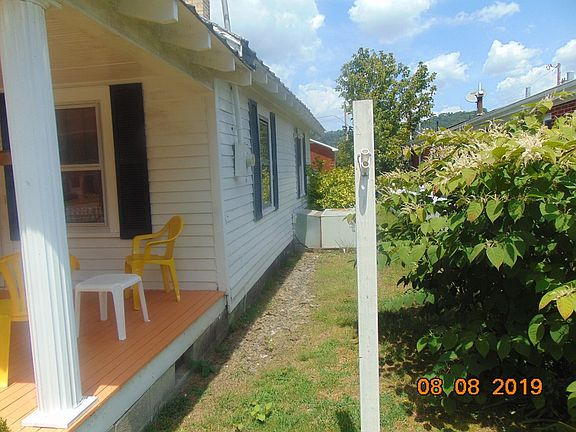 4th image of 323 Fm Stafford Ave