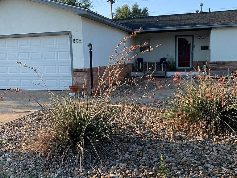 805 W Christopher Dr — Photo 2