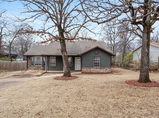 15 N Holland Dr, Farmington, AR 72730