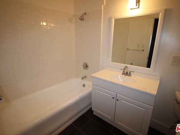 4th image of 3836 S Figueroa St