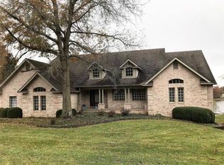 285 Lake Indian Hills Dr, Carbondale, IL 62902