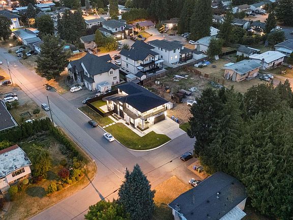 5th image of 3051 Royal St