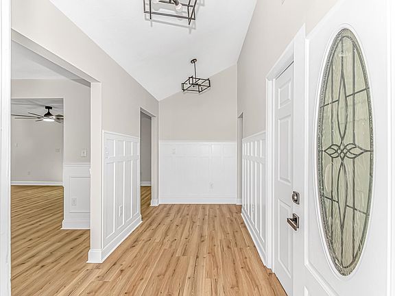 5th image of 1124 Plantation Dr.