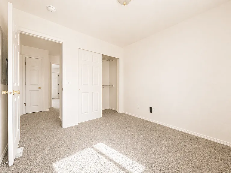 3215-3221 N Thicket Ln — Photo 13