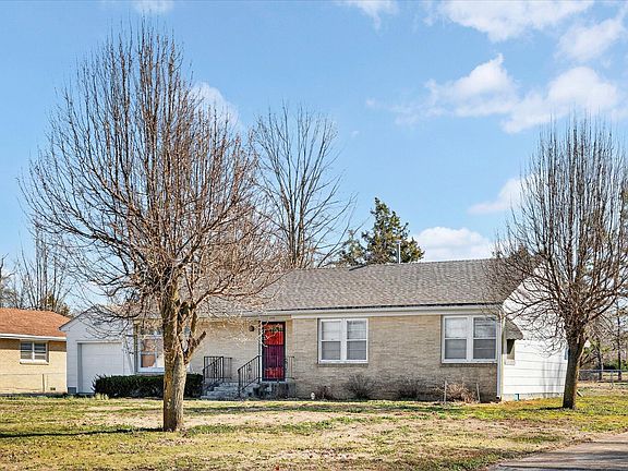 3rd image of 706 W Washington Street