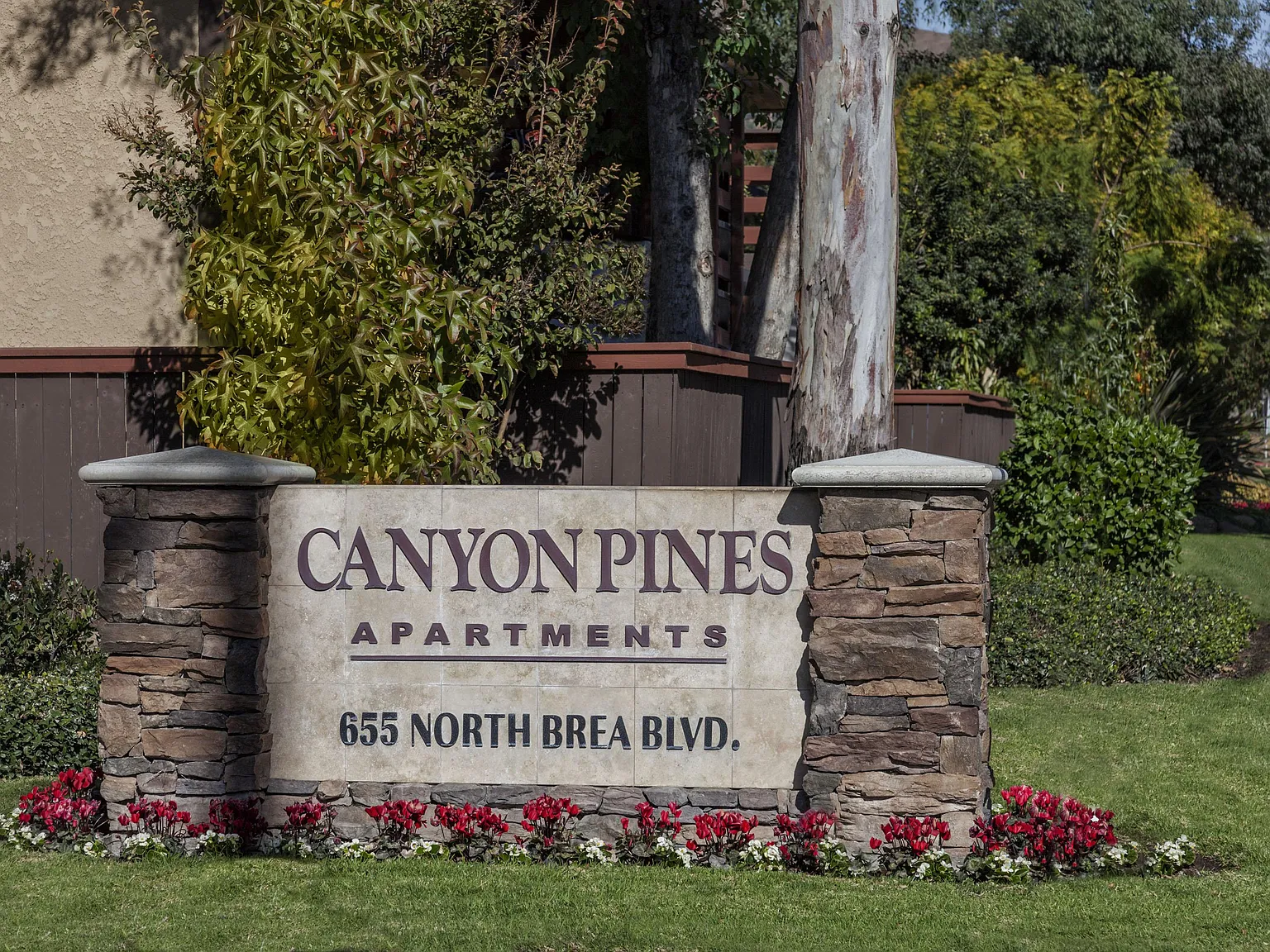Canyon Pines Apartments — Photo 1