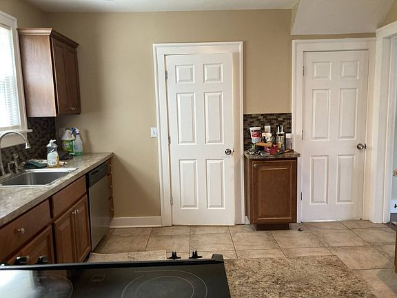 5th image of 1158 Keyes Ave