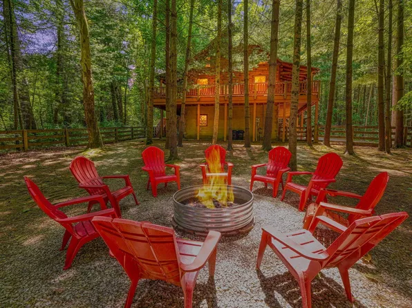 14810 Berry Rd, Logan, OH 43138